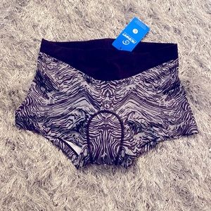 Nice Wine Padded Cycling Shorts Size Large